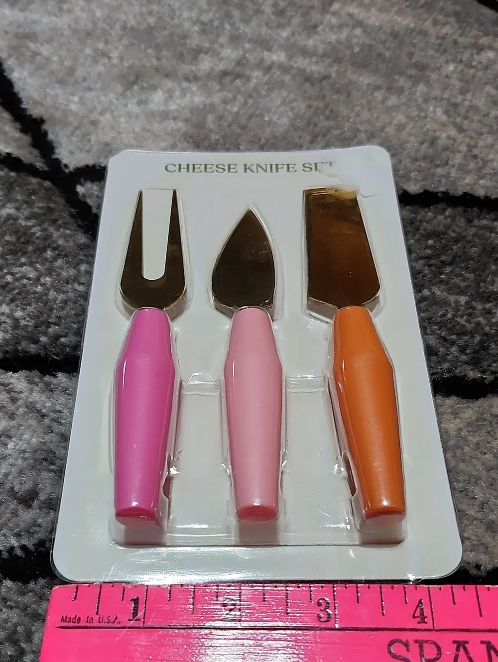 BULLSEYE PLAYGOUND SET-OF-2 STAINLESS STEEL ESSENTIAL CHEESE KNIFE SETS